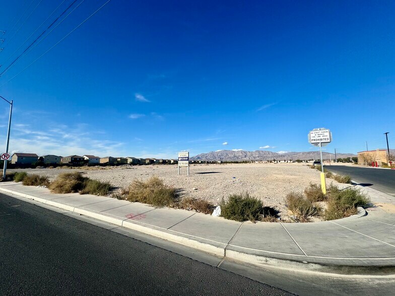 W/NWC Tropical Pky & Losee Rd, North Las Vegas, NV à louer - Photo de l’immeuble – Image 3 sur 5