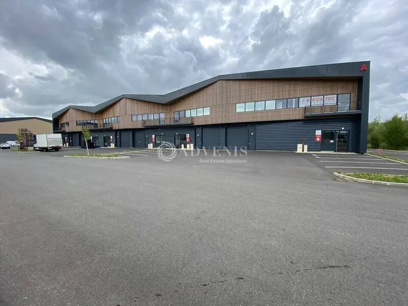Local d'activités dans Moissy-Cramayel à vendre Photo de l’immeuble– Image 1 sur 7