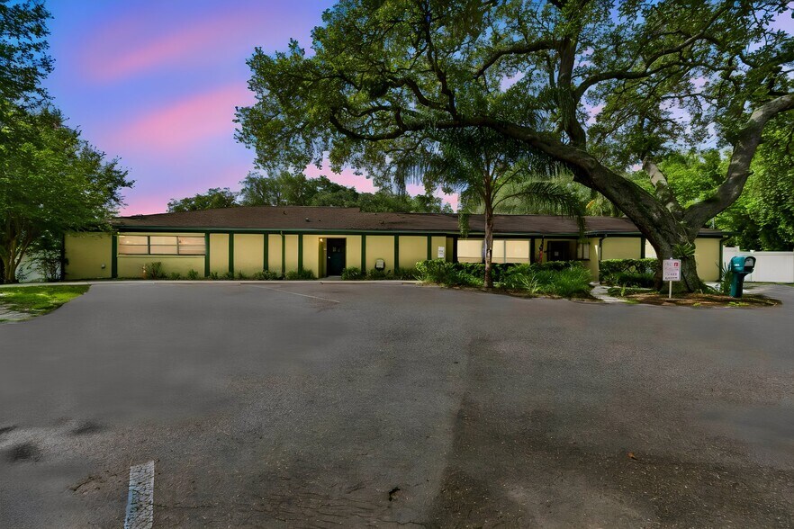4001 Skipper Rd, Tampa, FL à vendre - Photo de l’immeuble – Image 1 sur 71