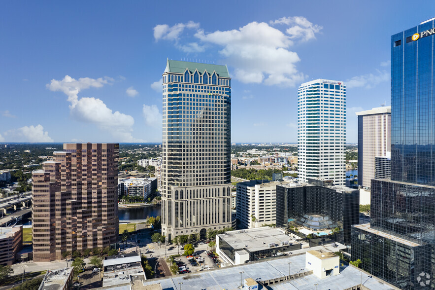 100 N Tampa St, Tampa, FL à louer - Photo de l’immeuble – Image 3 sur 26