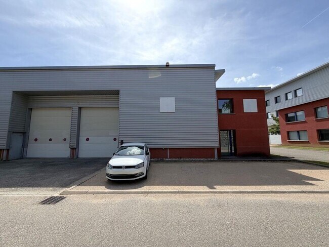 Plus de détails pour Local d’activités à vendre