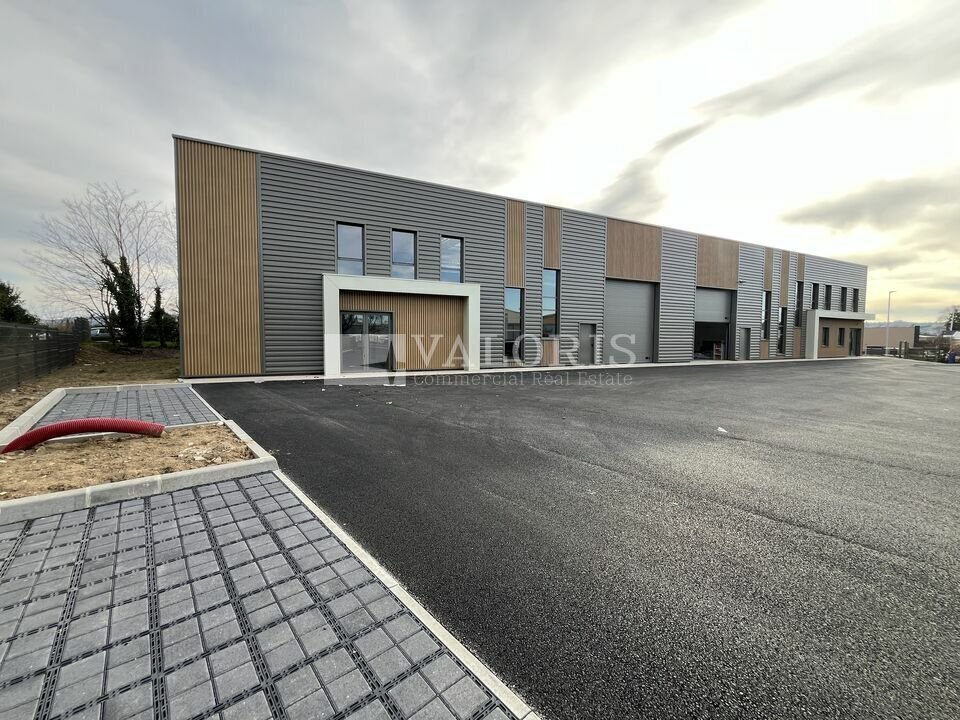 323 Allée De Fetan, Trévoux à louer Photo de l’immeuble– Image 1 sur 7