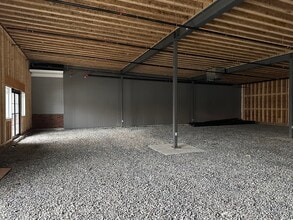 17 Arlington St, Dracut, MA à louer Photo intérieure– Image 2 sur 3