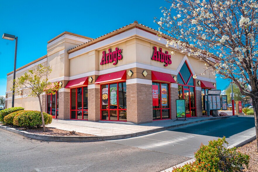 1465 W Craig Rd, North Las Vegas, NV à louer - Photo principale – Image 3 sur 7