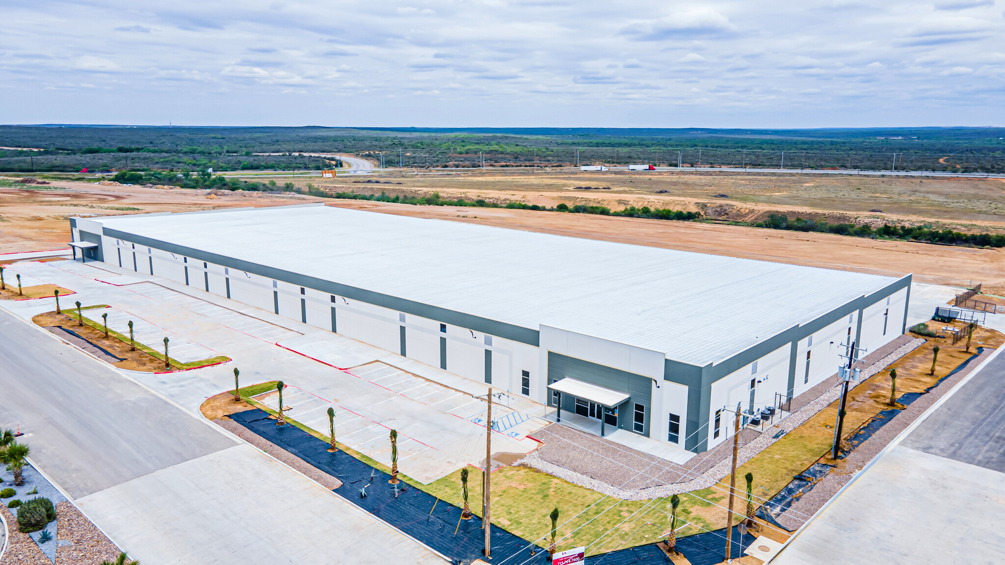 854 Nicholas D. Hachar Rd., Laredo, TX à louer Photo de l’immeuble– Image 1 sur 5