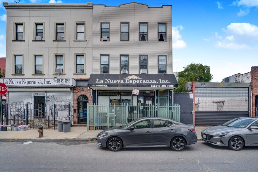 213 Johnson Ave, Brooklyn, NY à vendre - Photo principale – Image 1 sur 17