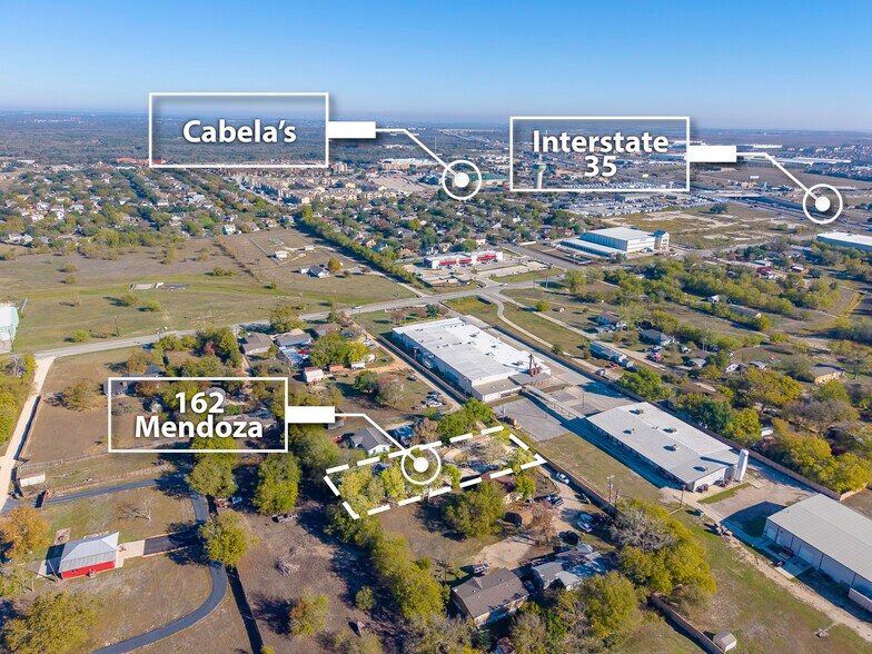 162 Mendoza Ln, Buda, TX à vendre - Photo de l’immeuble – Image 2 sur 20