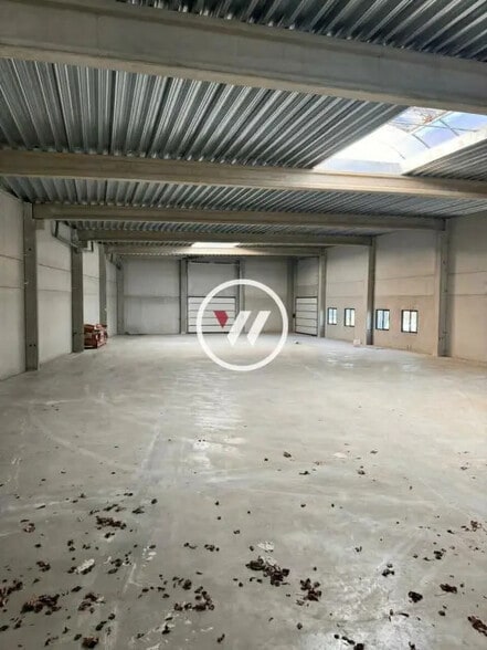 Local d’activités dans Villiers-le-Bel à louer - Photo intérieure – Image 3 sur 11