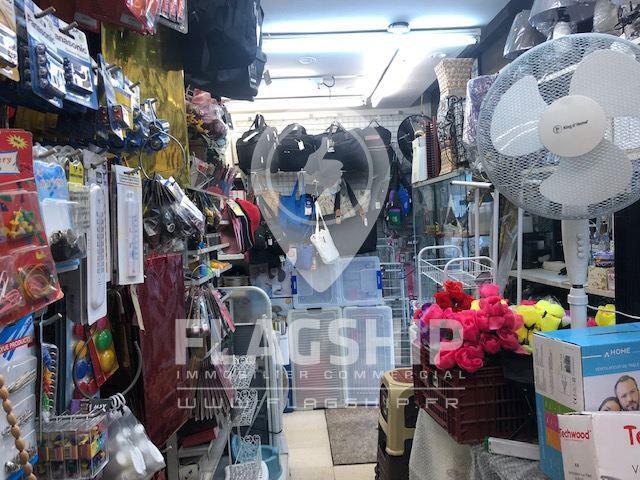 Local commercial dans Boulogne-Billancourt à louer - Photo de l’immeuble – Image 3 sur 4