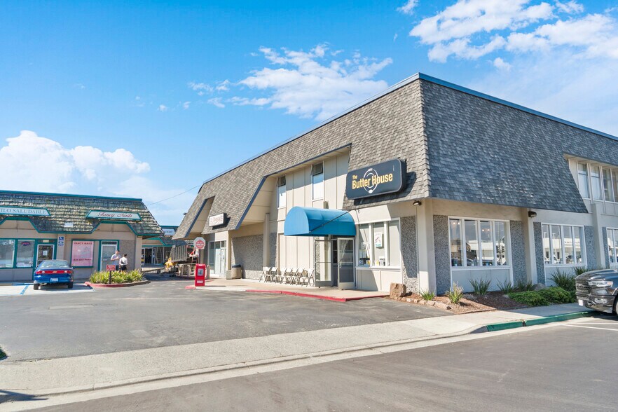 1760 Fremont Blvd, Seaside, CA à louer - Photo de l’immeuble – Image 2 sur 15