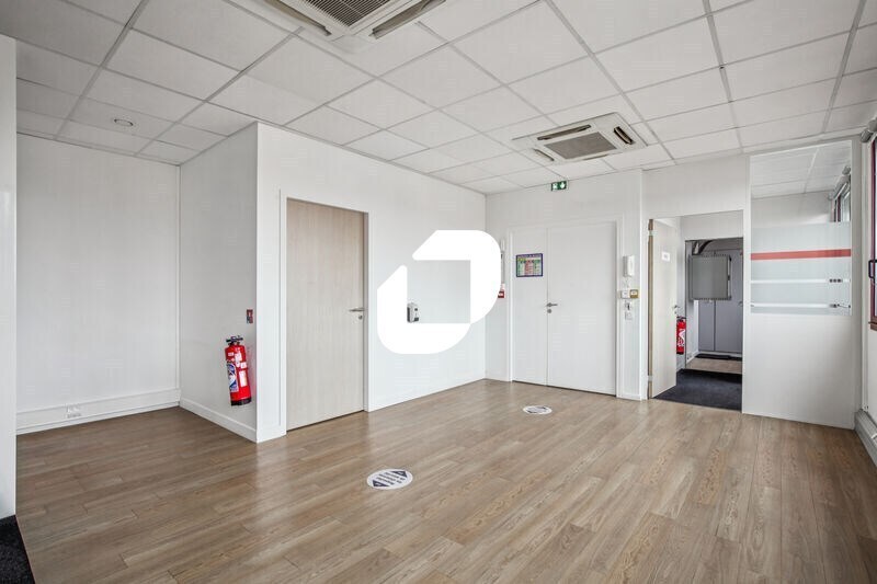 Bureau dans Rueil-Malmaison à vendre - Photo intérieure – Image 2 sur 15