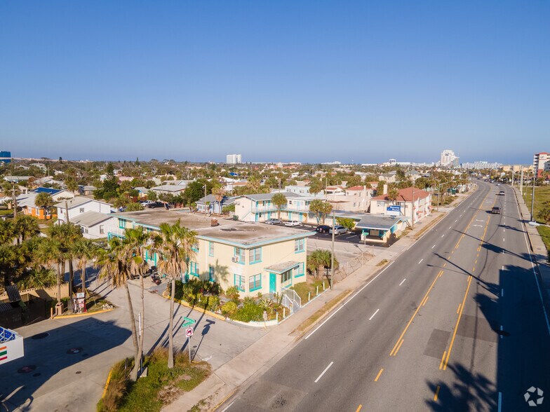 922 S Atlantic Ave, Daytona Beach, FL à vendre - Photo de l’immeuble – Image 3 sur 5