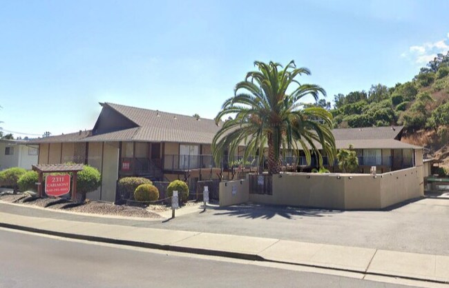 2311 Carlmont Dr, Belmont, CA à vendre - Photo de l’immeuble – Image 2 sur 18