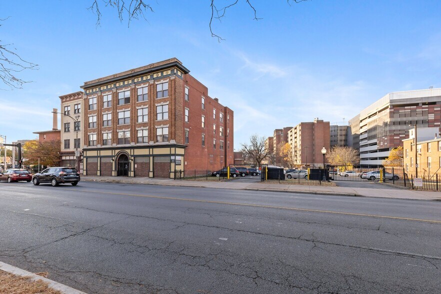 19-25 Main St, Hartford, CT à vendre - Photo de l’immeuble – Image 2 sur 69