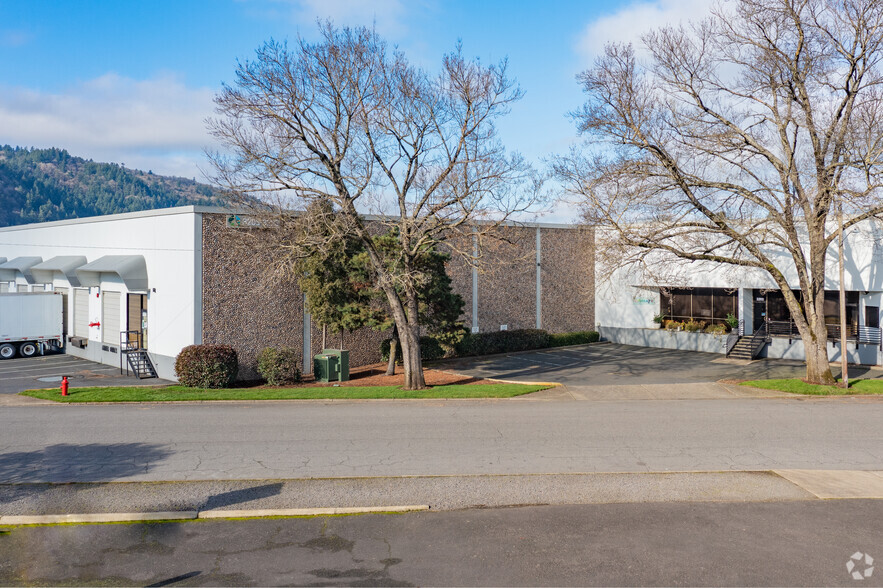 3205-3223 NW Guam St, Portland, OR à louer - Photo de l’immeuble – Image 2 sur 5