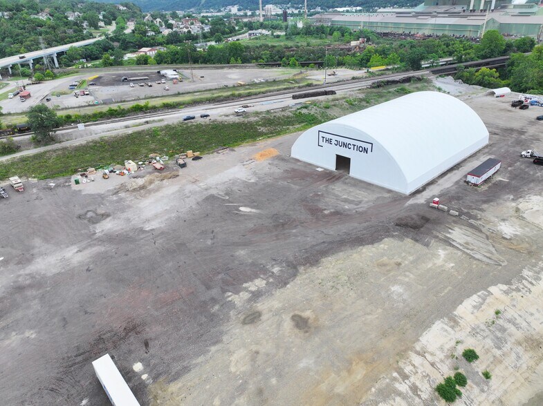 1900 Commercial Ave, Mingo Junction, OH à vendre - Photo de l’immeuble – Image 2 sur 3