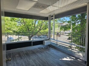 200-206 Central Way, Kirkland, WA à louer Photo intérieure– Image 1 sur 3