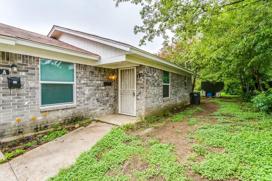 718 S Perkins St, Fort Worth, TX à vendre - Photo de l’immeuble – Image 2 sur 12