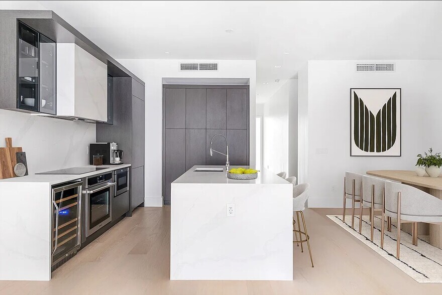 506 Laguardia Pl, New York, NY à vendre - Photo intérieure – Image 3 sur 7