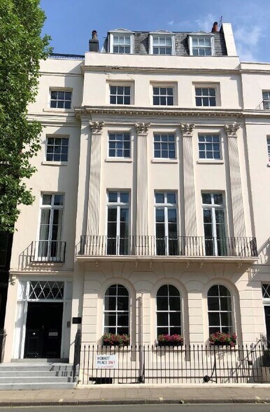 1 Hobart Pl, Londres à louer - Photo principale – Image 1 sur 19