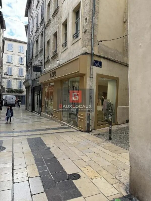 Local commercial dans Avignon à louer Photo de l’immeuble– Image 1 sur 6