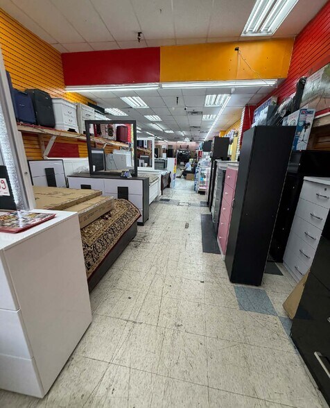 1627 Westchester Ave, Bronx, NY à louer - Photo de l’immeuble – Image 2 sur 3