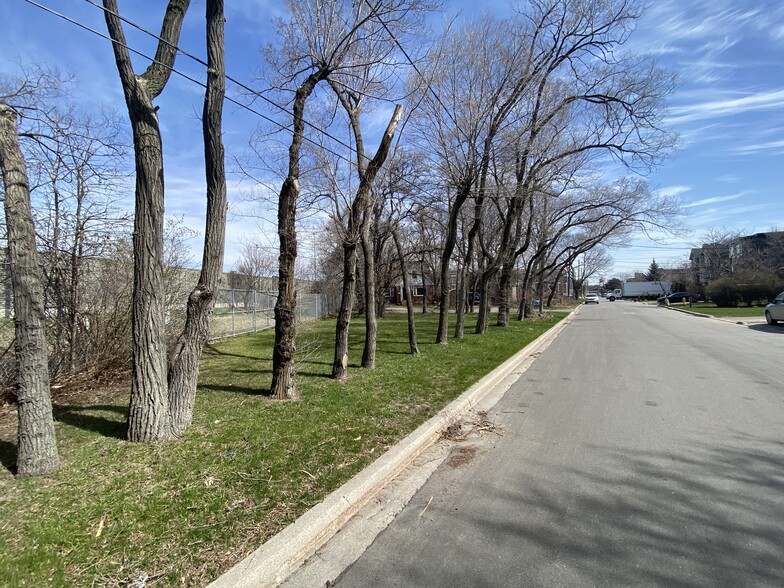 36 Marquette Av & 1 Brightwood St, Toronto, ON à vendre - Photo de l’immeuble – Image 2 sur 5