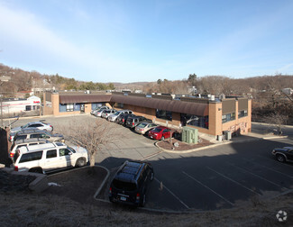 Plus de détails pour 2 Lakewood Rd, Waterbury, CT - Bureau à louer