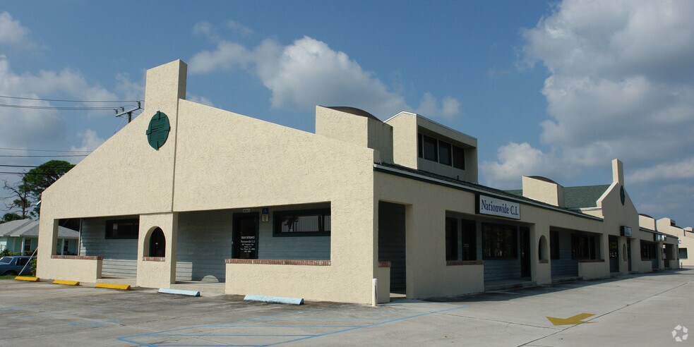 805 Virginia Ave, Fort Pierce, FL à louer - Photo principale – Image 1 sur 2