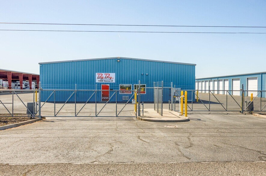 1400 Avenue G, White City, OR à vendre - Photo de l’immeuble – Image 2 sur 56