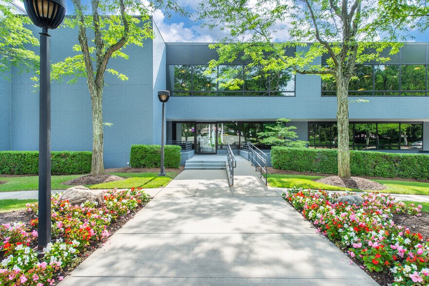 95 Chestnut Ridge Rd, Montvale, NJ à louer - Photo de l’immeuble – Image 3 sur 20