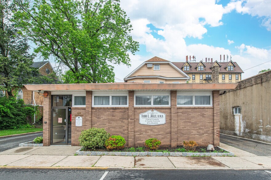629 Franklin Ave, Nutley, NJ à vendre - Photo de l’immeuble – Image 1 sur 22