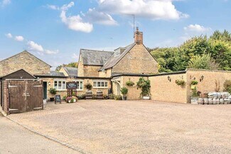 Plus de détails pour 2 Sparrow Corner, Brackley - Local commercial à vendre