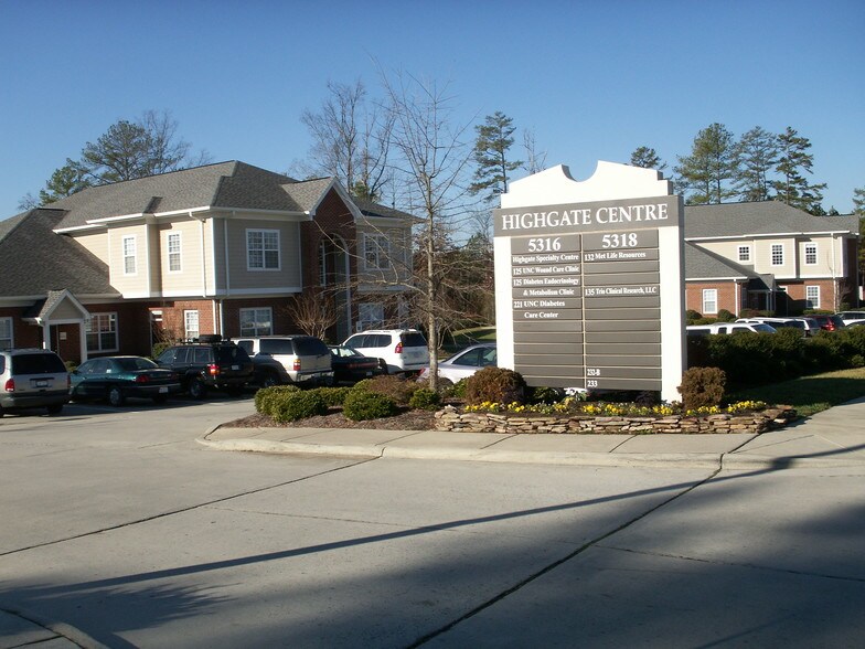 5315 Highgate Dr, Durham, NC à louer - Photo principale – Image 1 sur 1