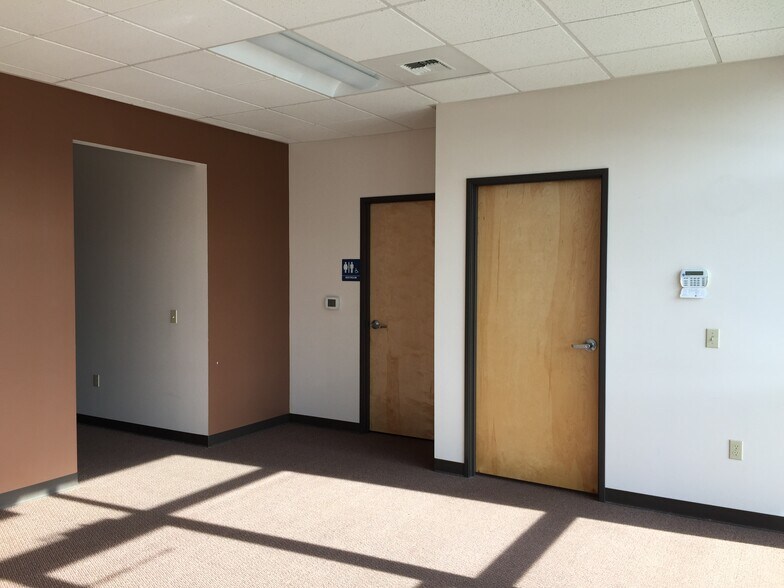 1721 W Valley Hwy N, Auburn, WA à louer - Photo de l’immeuble – Image 3 sur 13