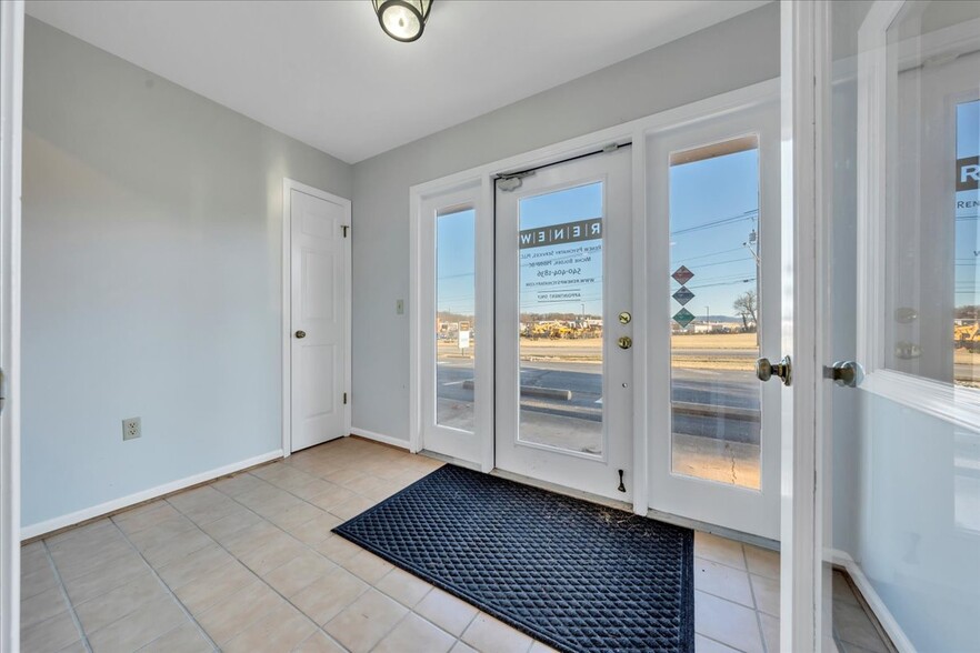 1201 Texas St, Salem, VA à louer - Photo intérieure – Image 3 sur 22
