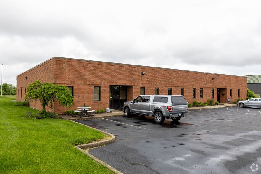 2508 Civic Center Dr, Cincinnati, OH à louer - Photo de l’immeuble – Image 3 sur 3