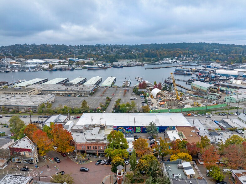 Ballard Magnum Building & Parking Lot portefeuille de 2 biens à vendre sur LoopNet.fr - Aérien – Image 2 sur 38