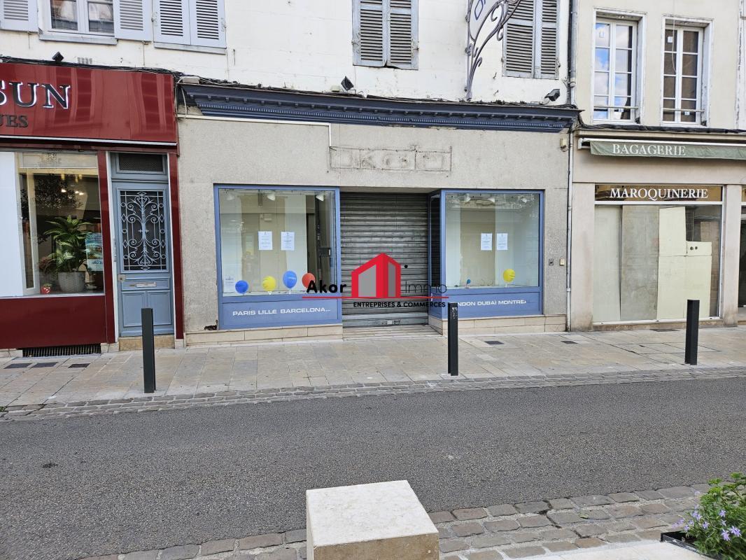 28 Rue Du Temple, Auxerre à louer Photo de l’immeuble– Image 1 sur 4