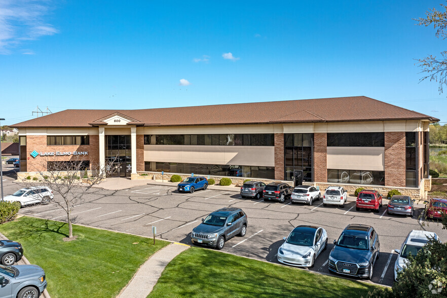 600 N Inwood Ave N, Oakdale, MN à louer - Photo de l’immeuble – Image 1 sur 5