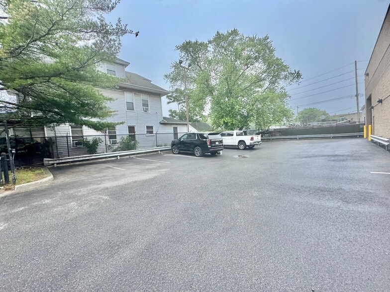 130 Sheridan Blvd, Inwood, NY à vendre - Photo de l’immeuble – Image 2 sur 29