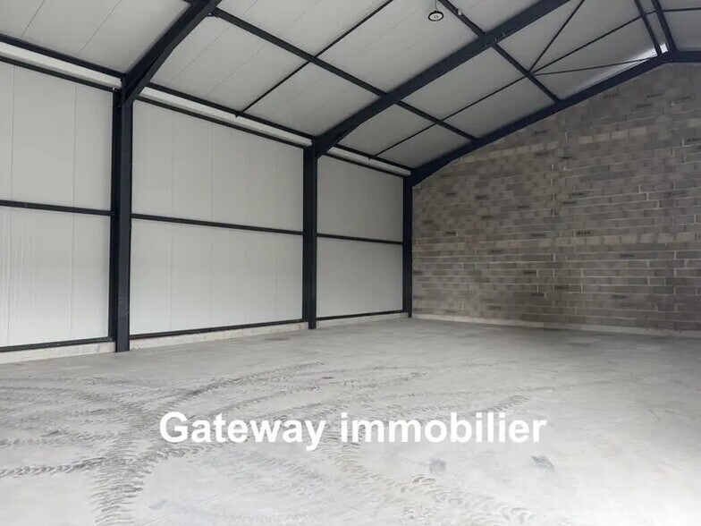 Industriel/Logistique dans Creuzier-le-Neuf à louer - Photo intérieure – Image 3 sur 9