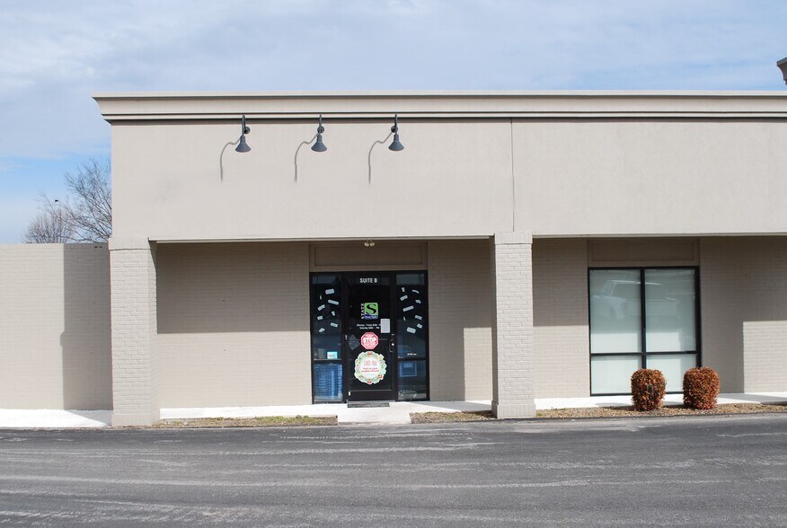 979 Lovers Ln, Bowling Green, KY à louer - Photo principale – Image 1 sur 12