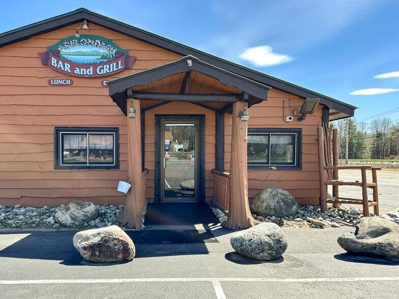 982 State Route 149, Queensbury, NY à vendre - Photo de l’immeuble – Image 2 sur 10