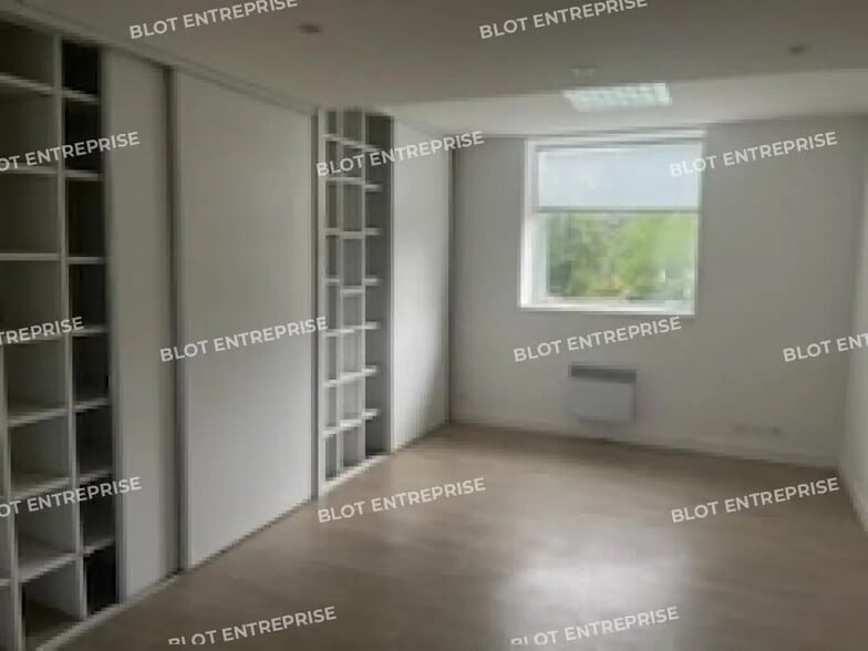 Bureau dans Quimper à vendre - Photo de l’immeuble – Image 2 sur 9