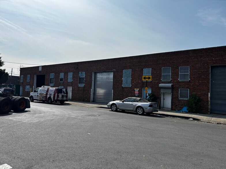 1335 E Bay Ave, Bronx, NY à vendre - Photo de l’immeuble – Image 2 sur 7