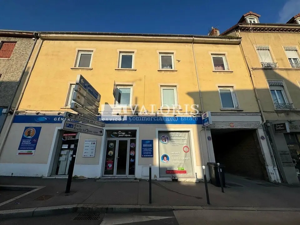 Local d'activités dans Tassin-la-Demi-Lune à vendre Photo de l’immeuble– Image 1 sur 7