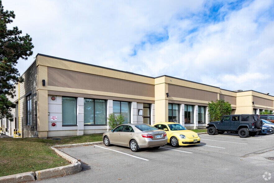 1495 Bonhill Rd, Mississauga, ON à louer - Photo de l’immeuble – Image 2 sur 6