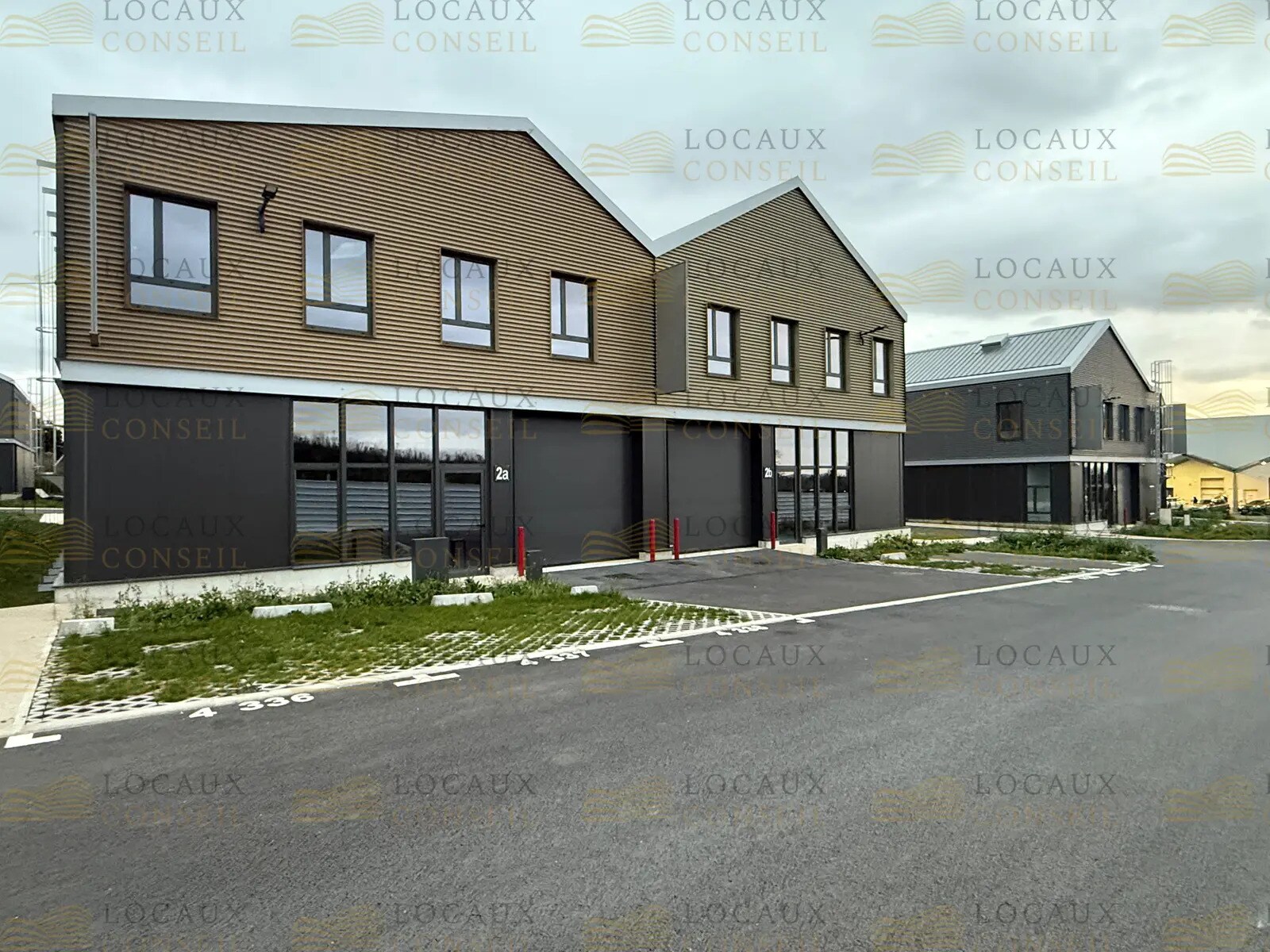 Local d’activités dans Groslay à louer Photo de l’immeuble– Image 1 sur 10