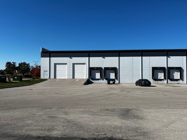 3896 Fountain Lakes Pky E, Saint Charles, MO à louer - Photo de l’immeuble – Image 3 sur 4